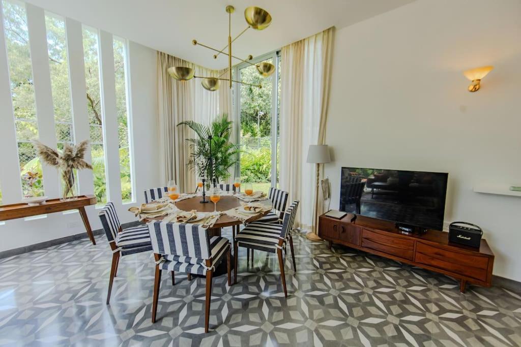 Presidential Luxury Villa Anjuna With Pvt Pool & Bathtub, Most Prime Location エクステリア 写真